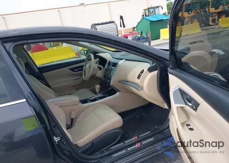 2015 Nissan Altima 2.5 S from USA, damaged, VIN 1N4AL3AP5FN922337